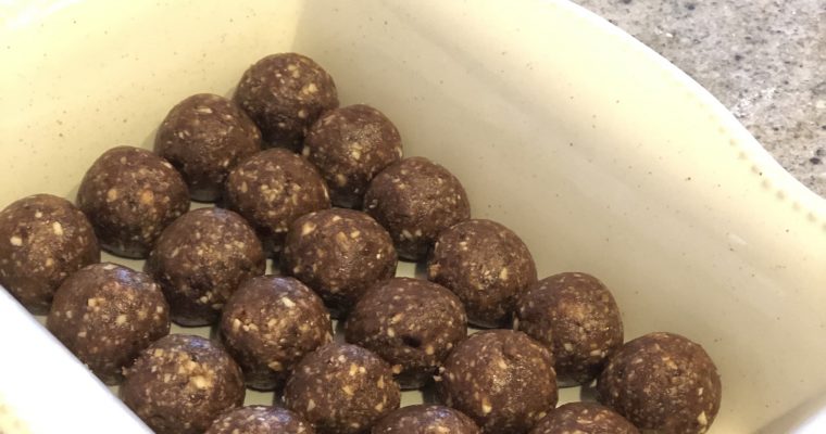 Chocolate Date Energy Balls